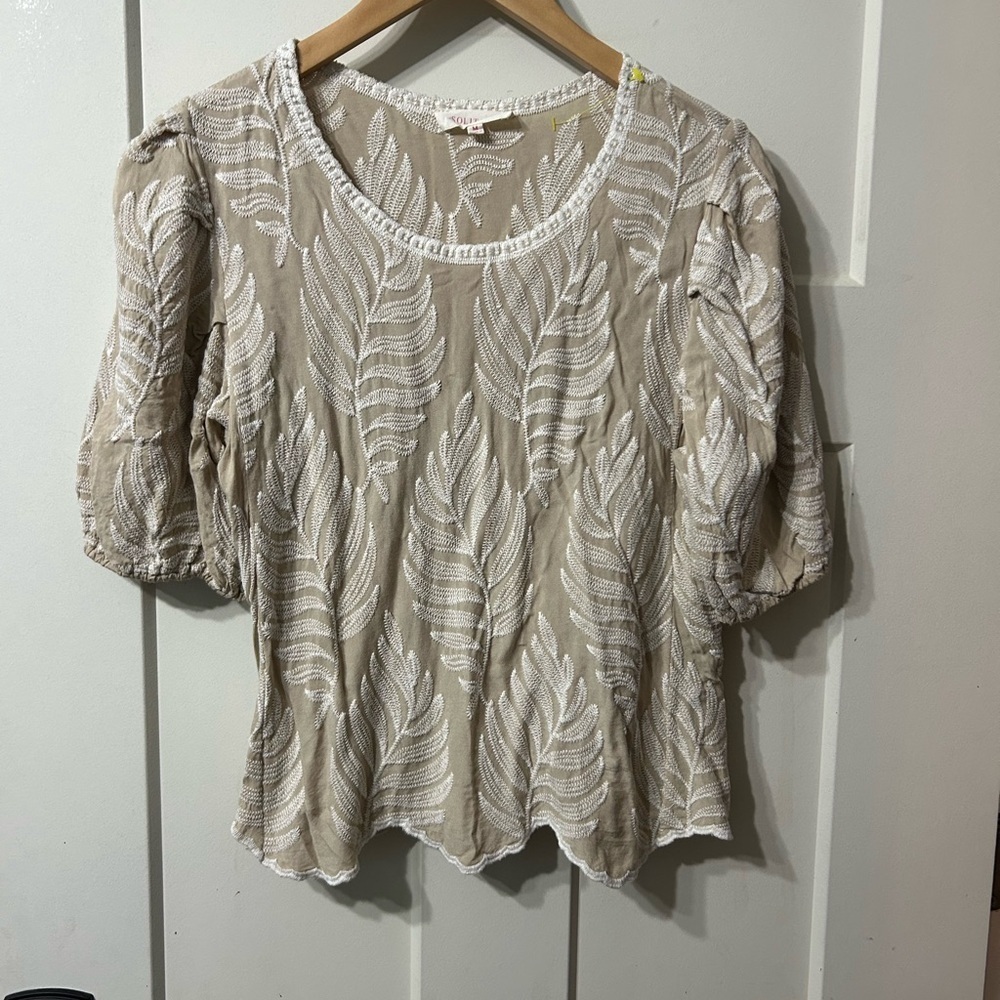 Solitaire Beige Palm Embroidered Puff Sleeve Scallop Hem Rayon blouse Boho